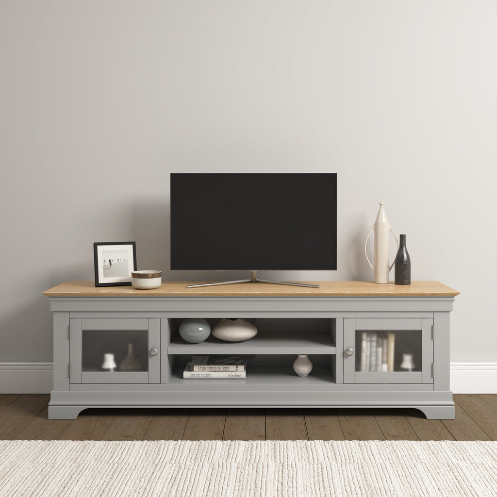 Bordeaux TV Stand