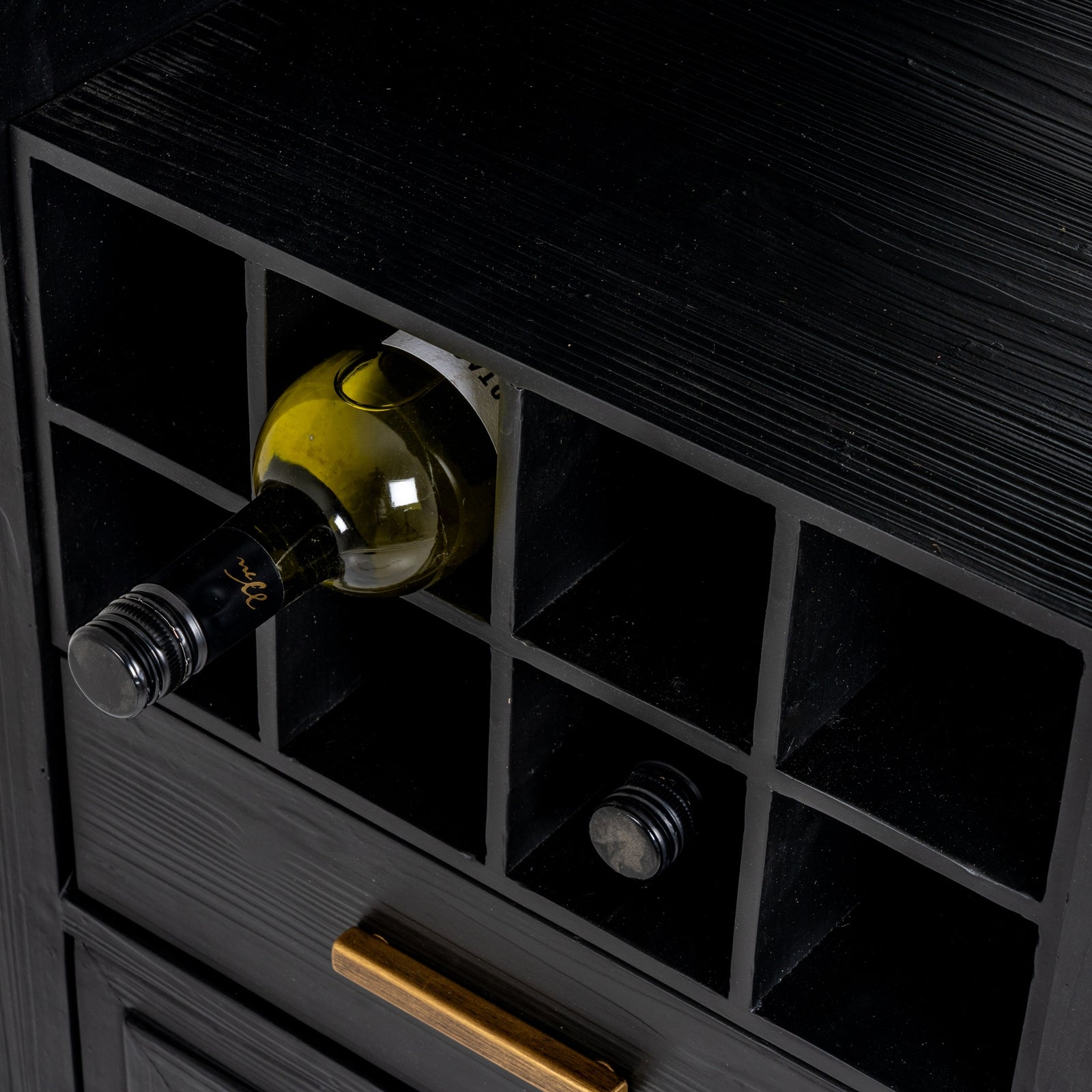 Lennox Black Drinks Unit close up 2